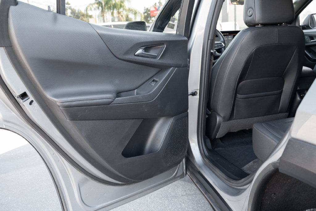 Used 2025 Chevrolet Equinox LT w/ Convenience Package II FWD image 38