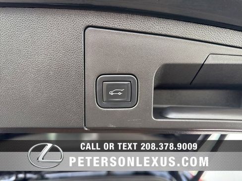 Used 2020 Cadillac XT4 Premium Luxury image 21