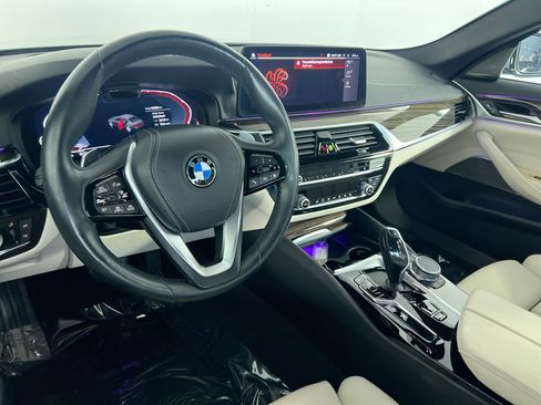 Used 2021 BMW 540i w/ Premium Package RWD image 28