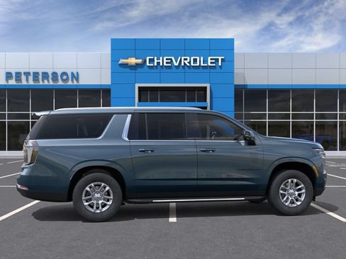 New 2026 Chevrolet Suburban LT w/ Comfort Package AWD/4WD image 4
