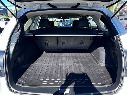 Used 2019 Subaru Outback 2.5i Limited AWD/4WD image 6
