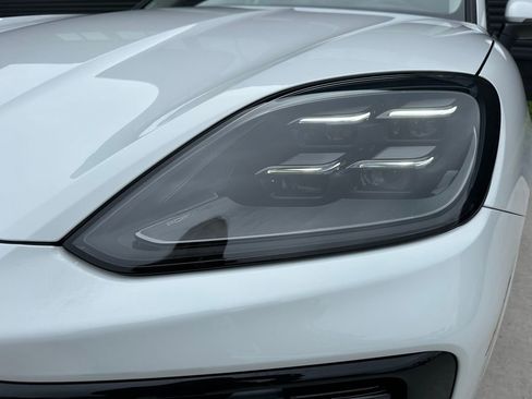 Used 2026 Porsche Cayenne E-Hybrid Coupe AWD/4WD image 13