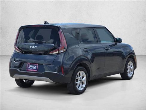 Used 2025 Kia Soul LX w/ LX Technology Package FWD image 5