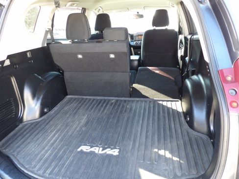 Used 2015 Toyota RAV4 LE image 16