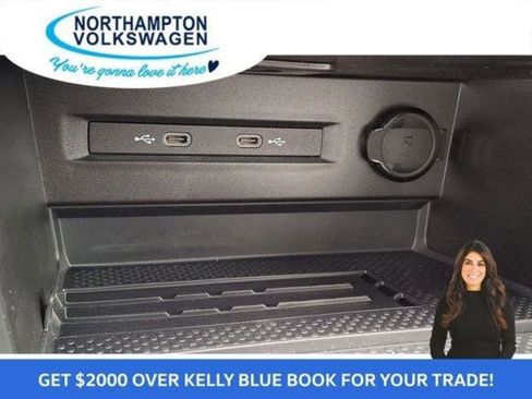 New 2025 Volkswagen Taos SEL image 17