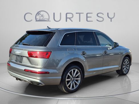 Used 2018 Audi Q7 3.0T Premium Plus w/ Premium Plus Package AWD/4WD image 5