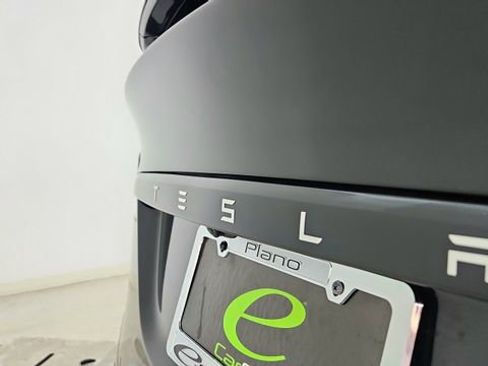 Used 2024 Tesla Model X Plaid image 17