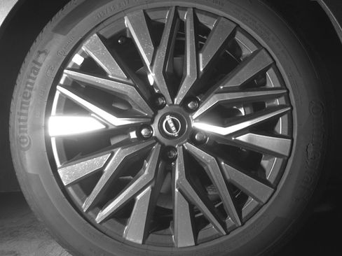 Used 2025 Nissan Altima 2.5 SV FWD image 13