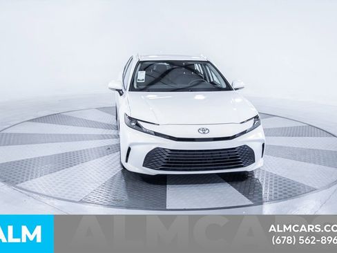 Used 2025 Toyota Camry LE image 15