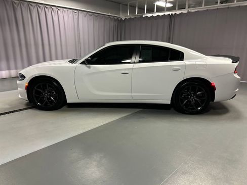 Used 2022 Dodge Charger SXT w/ Driver Convenience Group image 4