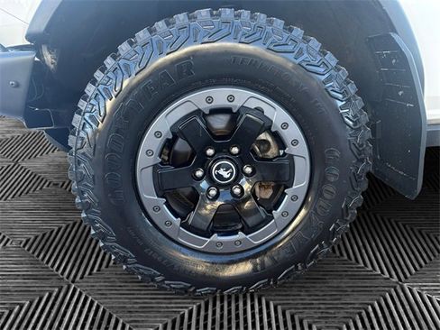 Used 2022 Ford Bronco Badlands image 14