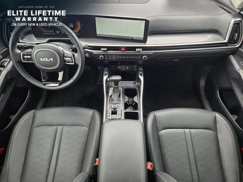 Certified 2025 Kia Sorento EX w/ Panoramic Sunroof Package FWD image 26