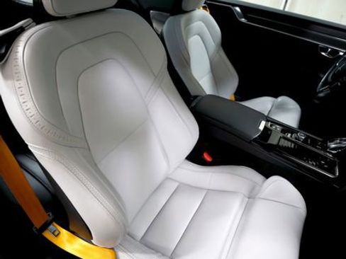 Used 2021 Polestar Polestar 1 image 9