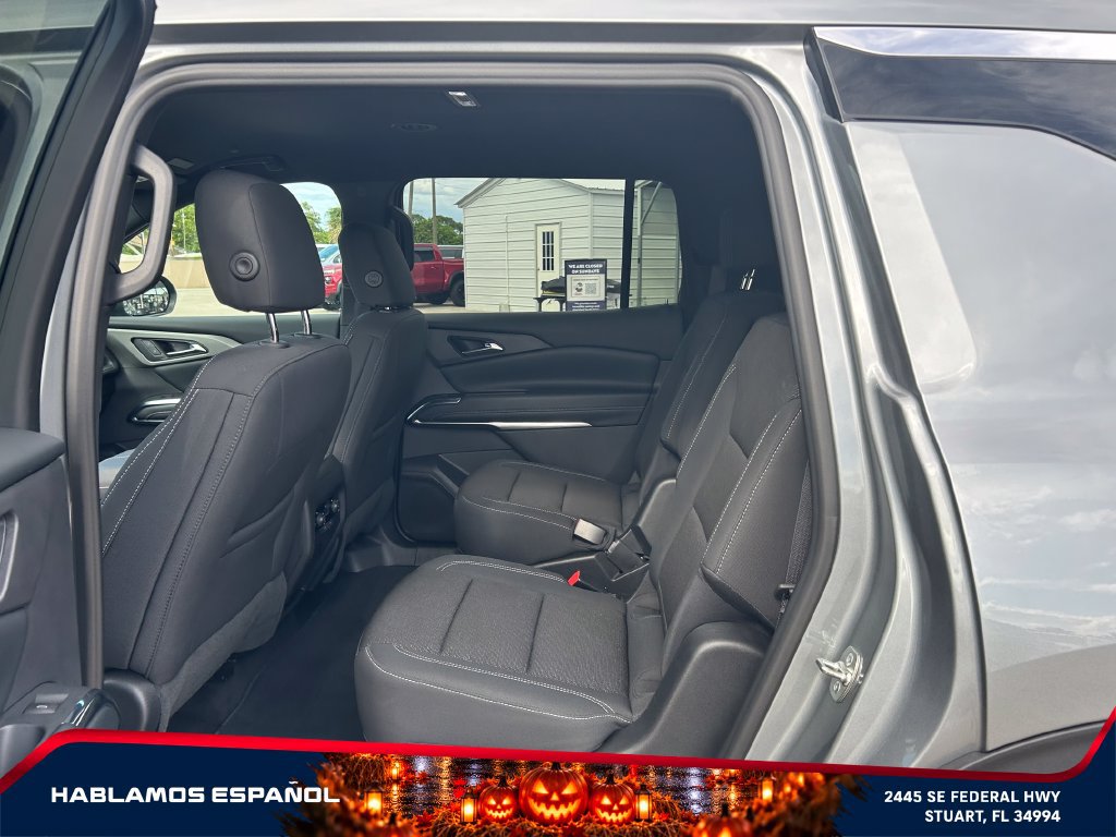 Used 2026 Chevrolet Traverse LT FWD image 13