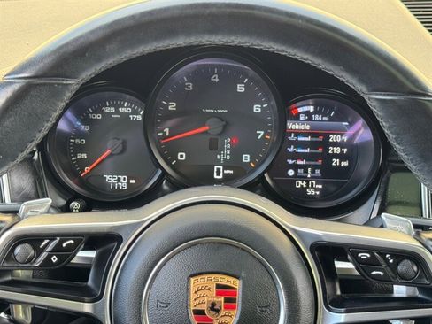 Used 2018 Porsche Macan image 27