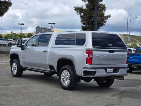 Used 2022 Chevrolet Silverado 2500 High Country w/ Z71 Off-Road Package AWD/4WD image 6