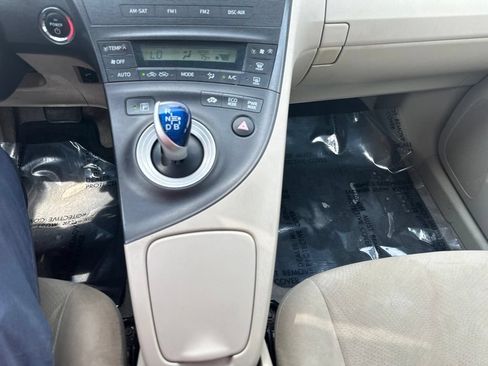 Used 2010 Toyota Prius Two FWD image 40