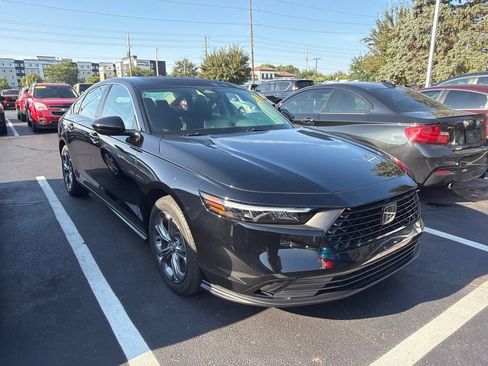 Certified 2023 Honda Accord EX image 4