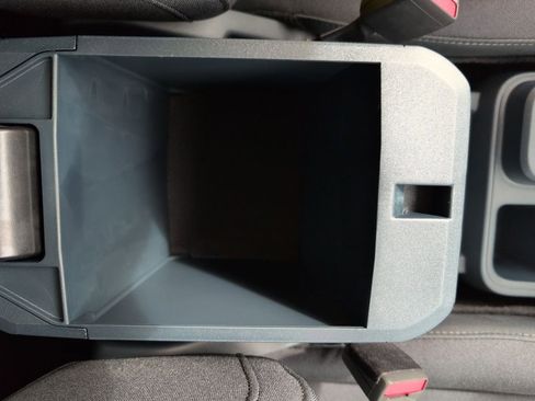 New 2025 Ford Maverick XL w/ Equipment Group 102A image 31