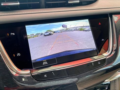 Used 2024 Cadillac XT6 Premium Luxury FWD image 21