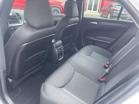 Used 2019 Chrysler 300 Touring w/ Driver Convenience Group AWD/4WD image 19