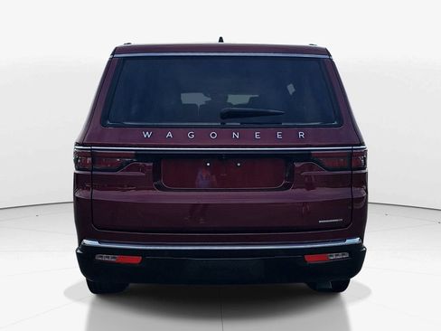 Used 2024 Jeep Wagoneer Series II w/ Flexible Seating Group RWD image 7