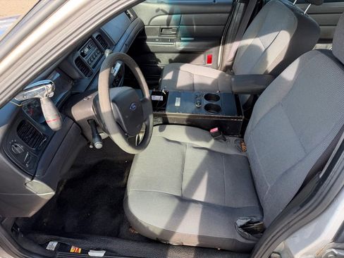 Used 2008 Ford Crown Victoria Police Interceptor image 9