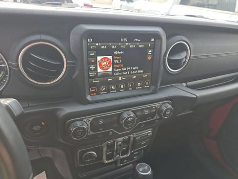 Used 2022 Jeep Wrangler Unlimited Sahara AWD/4WD image 5
