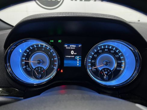 Used 2014 Chrysler 300 C AWD/4WD image 22