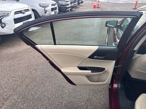 Used 2015 Honda Accord EX-L image 39