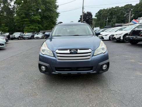 Used 2013 Subaru Outback 2.5i Premium w/ All-Weather Pkg AWD/4WD image 2