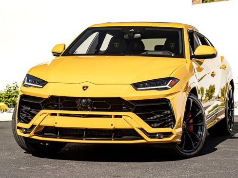 Used 2021 Lamborghini Urus AWD/4WD image 1