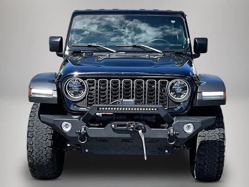 Used 2024 Jeep Wrangler Unlimited Rubicon AWD/4WD image 3