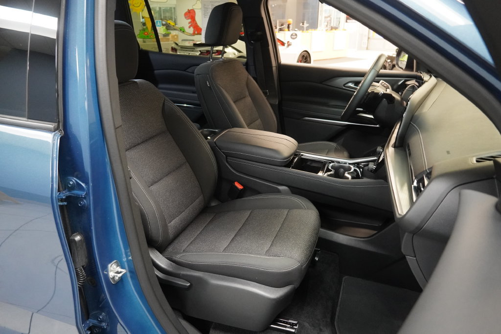 Used 2024 Chevrolet Traverse LS w/ Midnight/Sport Edition AWD/4WD image 26