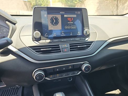 Certified 2025 Nissan Altima 2.5 S FWD image 19