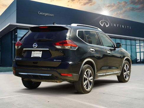 Used 2018 Nissan Rogue SL image 5