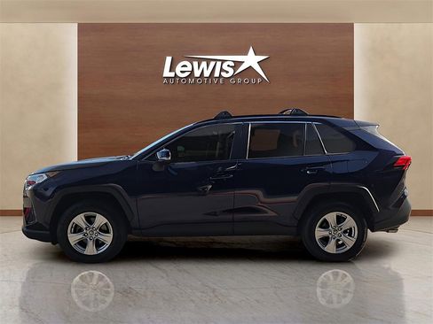 Used 2021 Toyota RAV4 XLE image 2