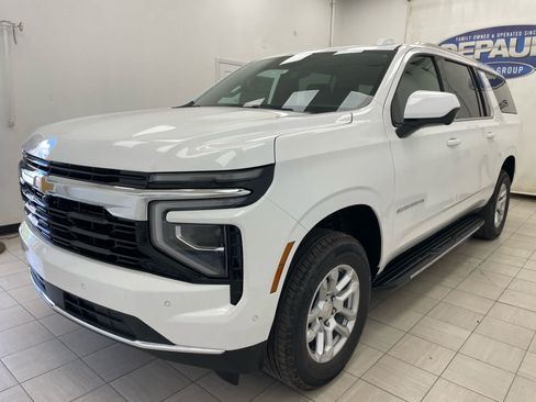 New 2026 Chevrolet Suburban LS w/ Max Trailering Package AWD/4WD image 18