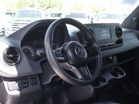 Used 2020 Mercedes-Benz Sprinter 3500 image 25