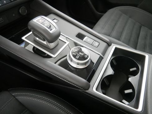 New 2025 Mitsubishi Outlander SE image 6