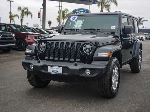 Used 2018 Jeep Wrangler Unlimited Rubicon AWD/4WD image 4