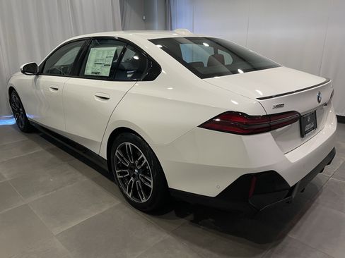 New 2026 BMW 530i xDrive AWD/4WD image 4