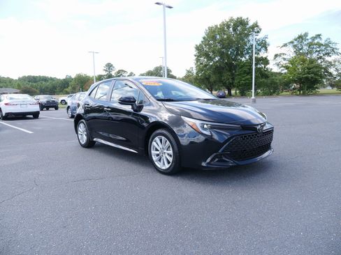 Used 2025 Toyota Corolla SE image 10