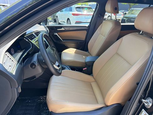 Used 2023 Volkswagen Tiguan SE FWD image 5