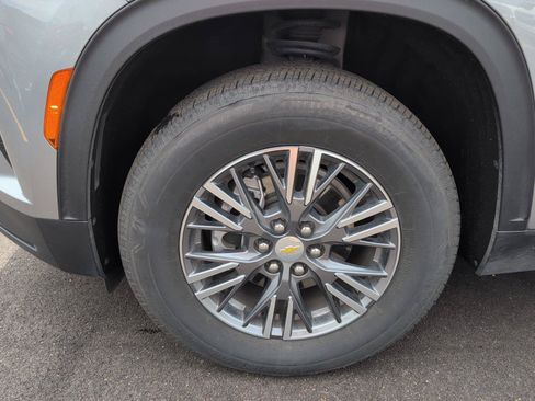 Certified 2026 Chevrolet Traverse LT FWD image 11