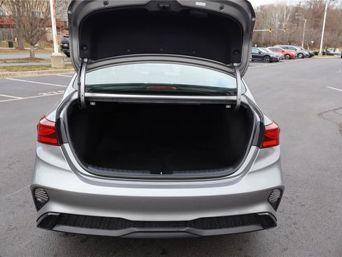 Used 2022 Kia Forte LXS w/ LXS Technology Package image 5