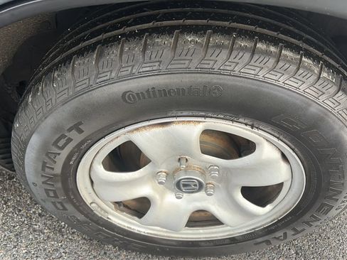 Used 2015 Honda CR-V LX image 28