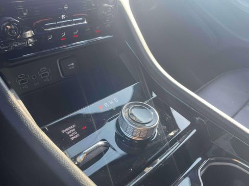 Used 2023 Jeep Grand Cherokee Limited image 29