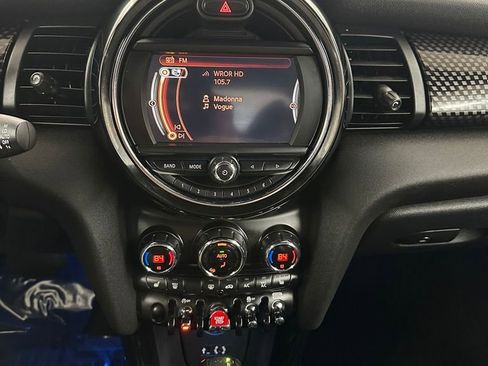 Used 2018 MINI Cooper S image 19