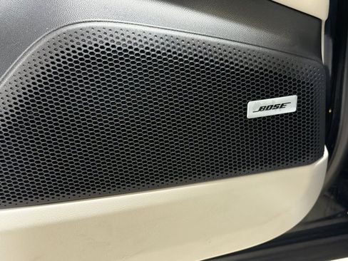 Certified 2026 Porsche Macan Electric RWD image 25